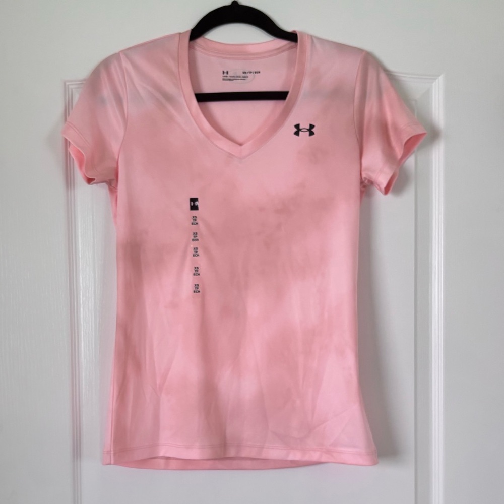 🆕{Under Armour} Women's Light Pink V-Neck Tee
